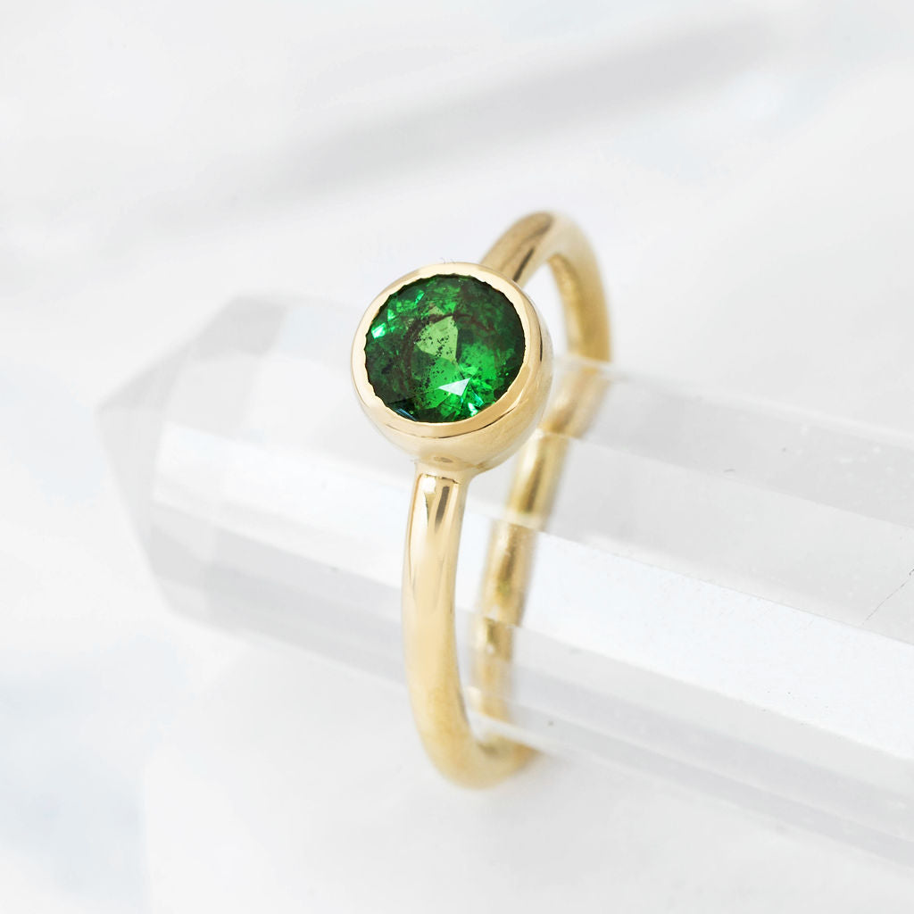 Gold with Tsavorite Garnet Nestle Ring