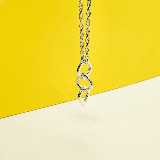 Urban Snow Necklace