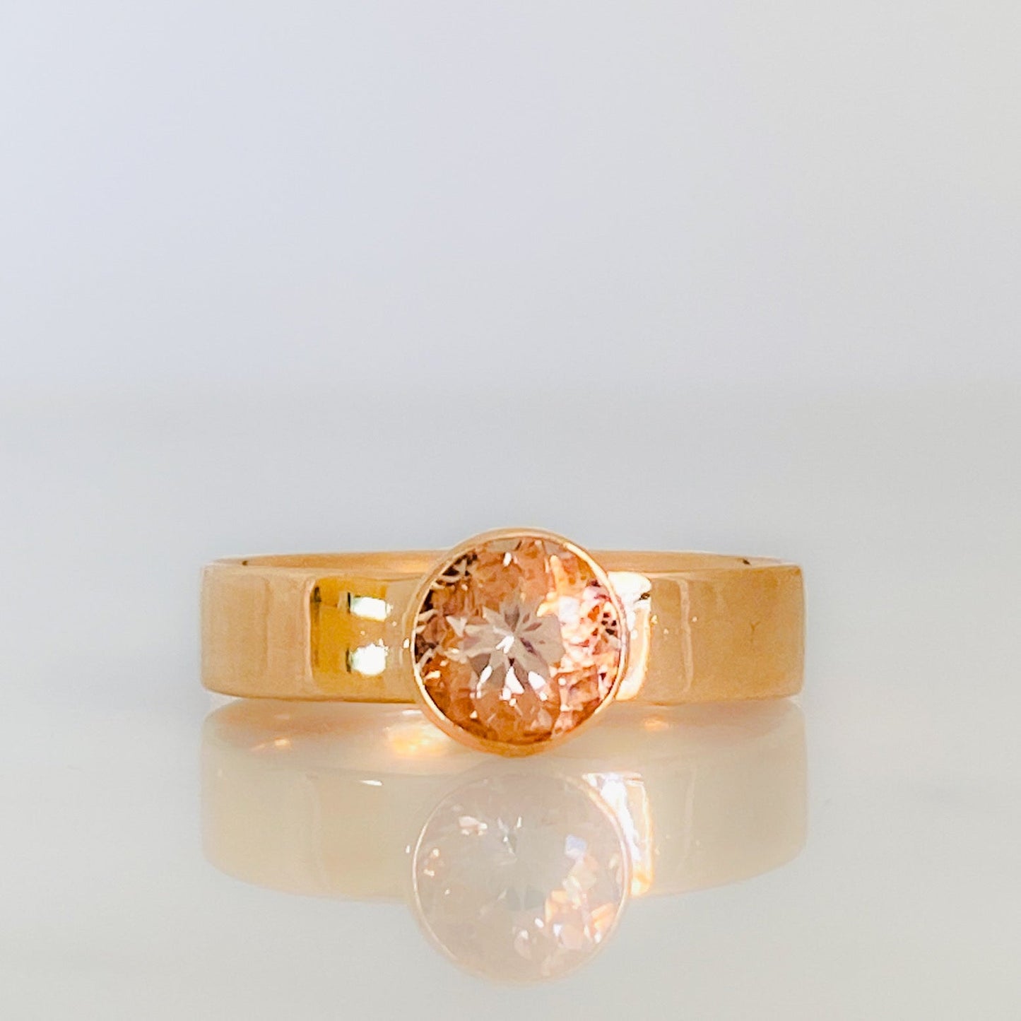 Modrwy Ymgysylltu Serendipedd Rose Gold a Morganite